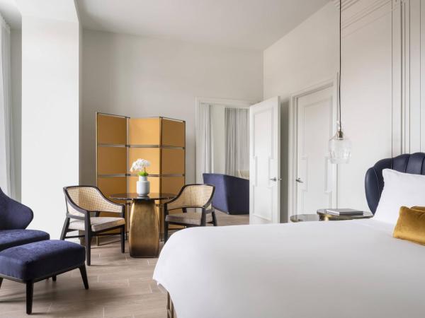 The Ritz-Carlton, South Beach : photo 3 de la chambre chambre lanai avec 1 lit king-size et balcon - vue sur piscine