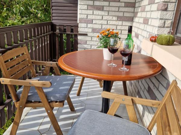 Balaton Panzió Füred : photo 2 de la chambre chambre familiale avec balcon