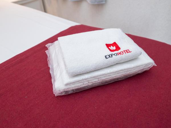 Expo Hotel : photo 2 de la chambre suite lit queen-size