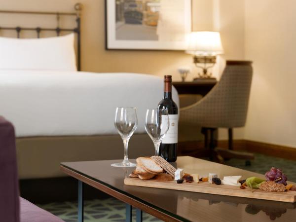 Fairmont Banff Springs : photo 2 de la chambre chambre lit king-size gatehouse