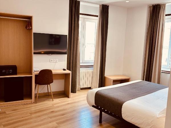 Hostal Abadia Madrid : photo 5 de la chambre chambre double supérieure - vue sur ville