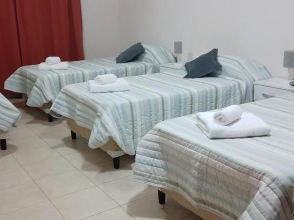 Lo de Chavela : photo 1 de la chambre chambre quadruple avec salle de bains privative