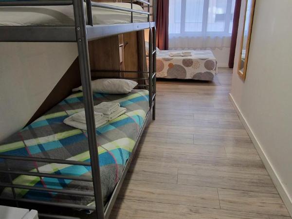 Hôtel Au Valéry : photo 3 de la chambre chambre quadruple supérieure