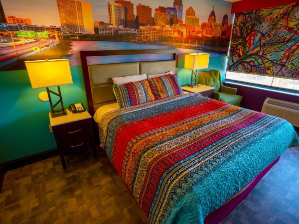Philly Inn & Suites : photo 1 de la chambre chambre lit king-size deluxe