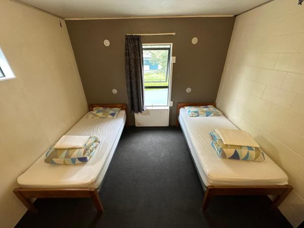 Around The World Backpackers : photo 1 de la chambre lit simple dans dortoir pour femmes