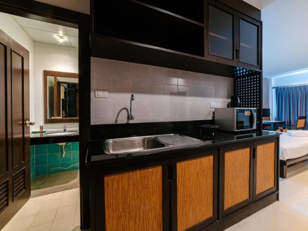 Ratana Hotel Sakdidet : photo 8 de la chambre chambre deluxe double ou lits jumeaux