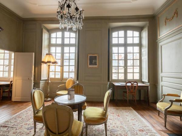 L'Hotel de Panette, Un exceptionnel château en ville - Cathédrale : photo 9 de la chambre suite