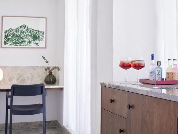 The Social Athens Hotel, a member of Radisson Individuals : photo 8 de la chambre suite penthouse avec terrasse - vue sur lycabette