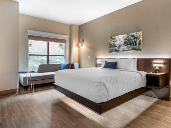 Cambria Hotel Savannah Downtown Historic District : photo 1 de la chambre chambre lit king-size - accessible aux personnes à mobilité réduite/non-fumeurs