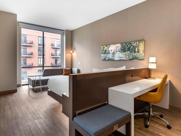 Cambria Hotel Savannah Downtown Historic District : photo 4 de la chambre chambre lit king-size - accessible aux personnes à mobilité réduite/non-fumeurs