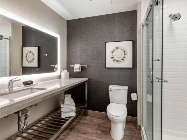 Cambria Hotel Savannah Downtown Historic District : photo 10 de la chambre chambre quadruple avec 2 lits queen-size - non-fumeurs