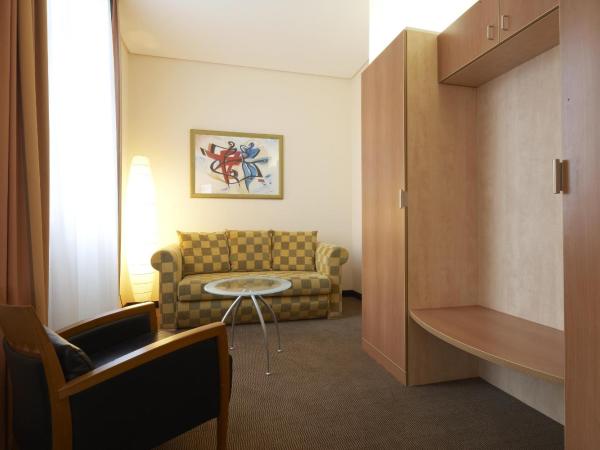 IntercityHotel Berlin Ostbahnhof : photo 4 de la chambre studio