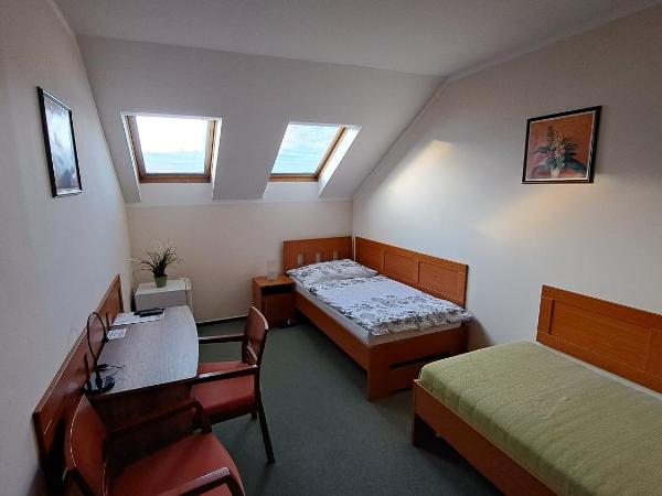 Penzion Aida Ostrava : photo 9 de la chambre chambre lits jumeaux