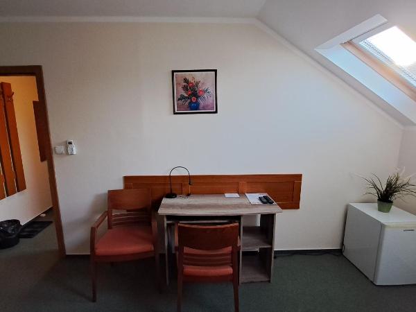 Penzion Aida Ostrava : photo 7 de la chambre chambre lits jumeaux