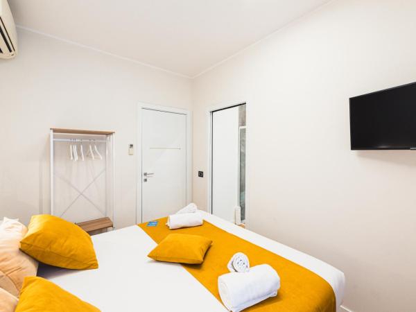 Gegix's Rooms Milano : photo 9 de la chambre chambre double ou lits jumeaux supérieure avec terrasse