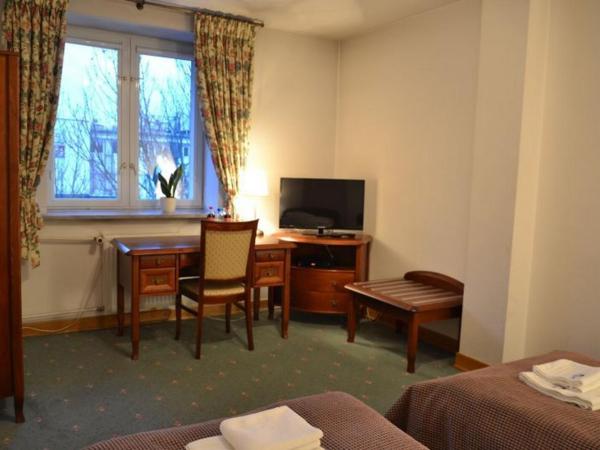 Hotel Łazienkowski : photo 8 de la chambre chambre triple