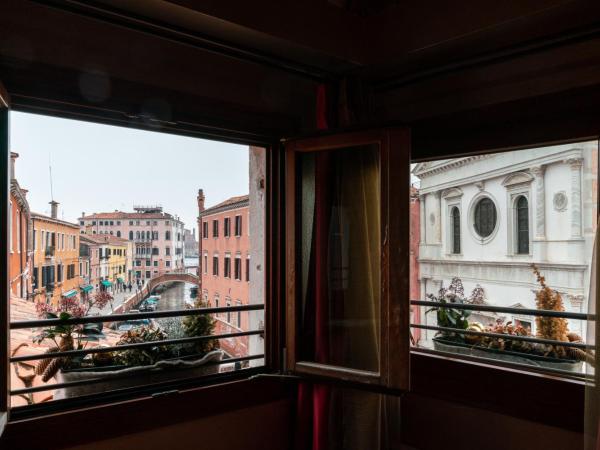 Excess Venice Boutique Hotel & Private Spa - Adults Only : photo 8 de la chambre chambre double deluxe - vue sur canal