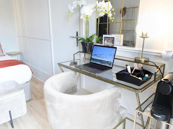 A l'Hôtel Des Roys : photo 5 de la chambre chambre quadruple supérieure