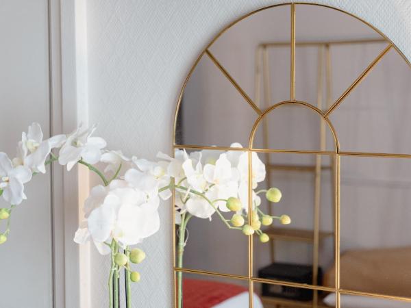 A l'Hôtel Des Roys : photo 6 de la chambre chambre quadruple supérieure