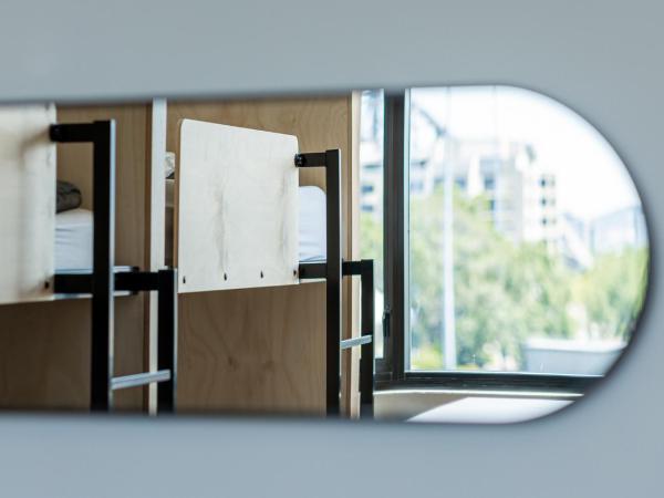 Bunk Brisbane : photo 5 de la chambre bed in a 4 share ensuite dorm