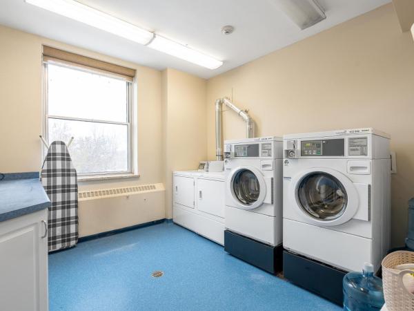 Guest House on the Mount : photo 10 de la chambre family suite with full bath and kitchenette