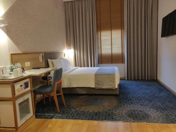Holiday Inn Express Gurugram Sector 50, an IHG Hotel : photo 1 de la chambre chambre lit queen-size accessible aux personnes à mobilité réduite