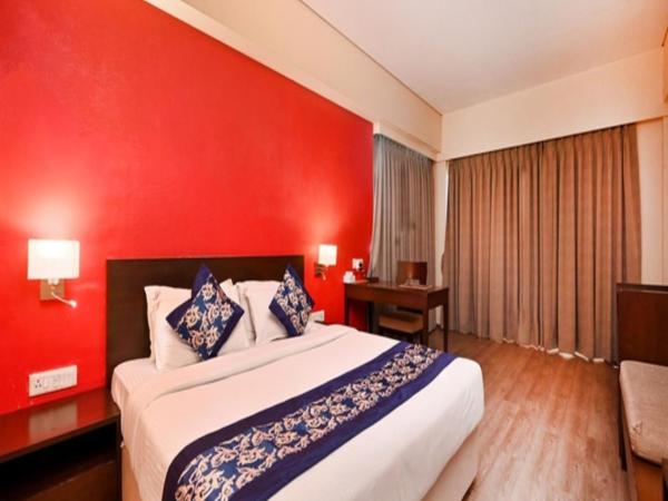 The Legend Hotel- Santacruz Near Mumbai International Airport : photo 1 de la chambre chambre supérieure lit queen-size