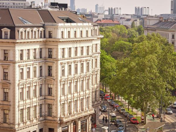 Hotel Imperial, a Luxury Collection Hotel, Vienna : photo 10 de la chambre chambre lit king-size deluxe