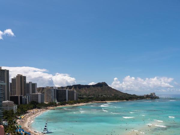 Sheraton Waikiki Beach Resort : photo 7 de la chambre *récemment rénovée* suite océan malia - côté océan