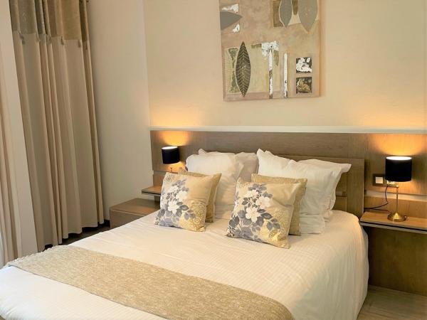 Hôtel Le Méditerranée : photo 5 de la chambre chambre double supérieure avec terrasse ou balcon