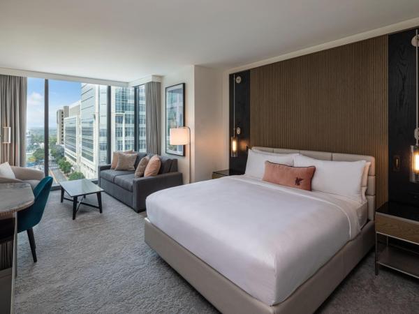 JW Marriott Charlotte : photo 1 de la chambre chambre lit king-size - vue sur ville