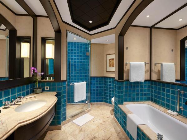 Sheraton Grande Sukhumvit, a Luxury Collection Hotel, Bangkok : photo 5 de la chambre grande chambre lit king-size