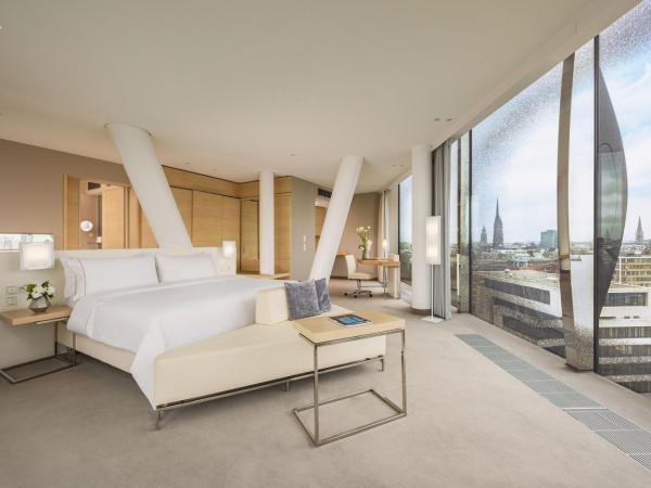 The Westin Hamburg : photo 1 de la chambre suite lit king-size junior horizon - vue sur ville