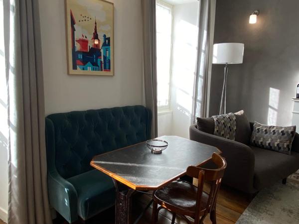 Eco-Lodge City - Appart'Hôtel - VILLA CÔTÉ PLATEAU - Hyper Centre - 3 Étoiles Certifiées- : photo 8 de la chambre appartement en duplex