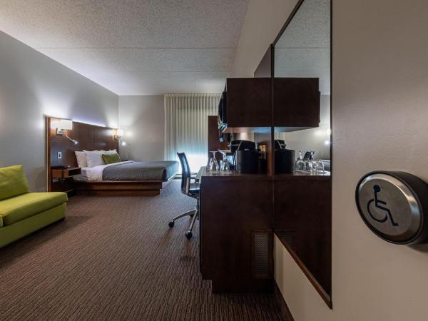 Hôtel & Suites Normandin Québec : photo 1 de la chambre chambre lit queen-size - accessible aux personnes à mobilité réduite