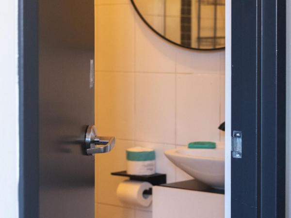 Roamer St Kilda - formerly Selina St Kilda Melbourne : photo 5 de la chambre lit dans un dortoir de 4 lits