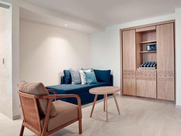 JW Marriott Cancun Resort & Spa : photo 8 de la chambre luxury junior king suite with sofa bed and balcony