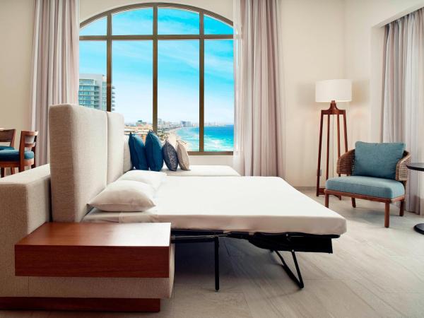 JW Marriott Cancun Resort & Spa : photo 4 de la chambre one-bedroom larger suite with oceanfront
