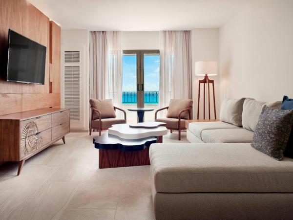 JW Marriott Cancun Resort & Spa : photo 6 de la chambre suite lit king-size 1 chambre avec canapé-lit et balcon