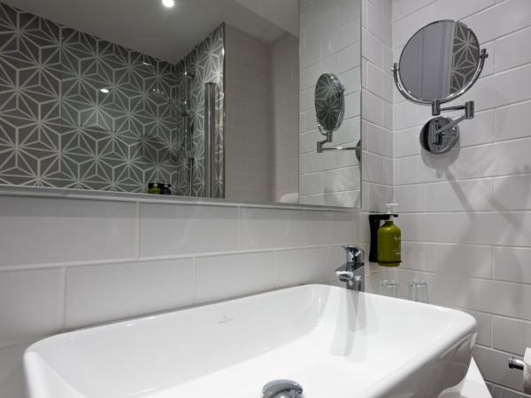 Holiday Inn - Manchester - Oldham, an IHG Hotel : photo 4 de la chambre chambre lit queen-size standard avec canapé-lit - non-fumeurs