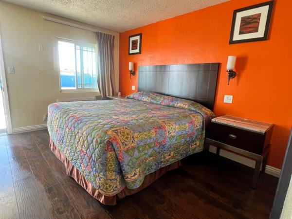 Walden Motel : photo 2 de la chambre chambre lit king-size - fumeurs