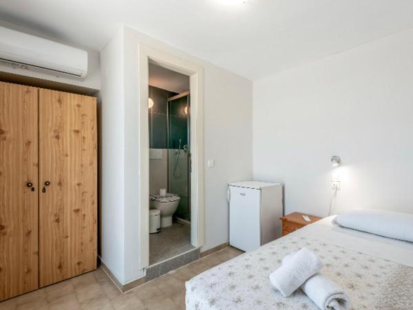 Frini Hotel : photo 1 de la chambre chambre simple - vue sur ville