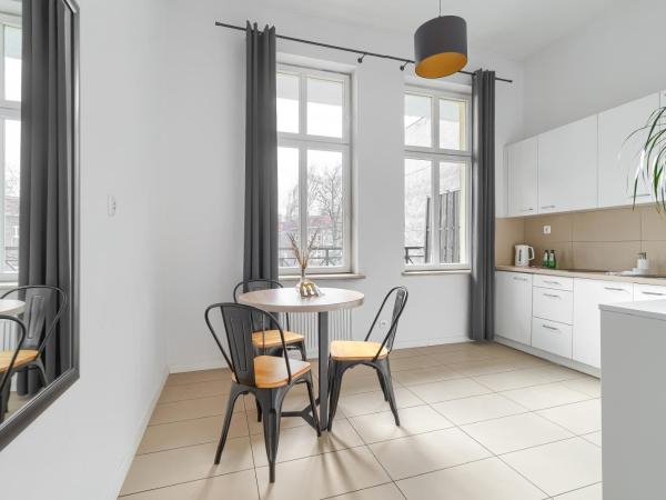 Aparthotel Platinum : photo 7 de la chambre appartement avec balcon