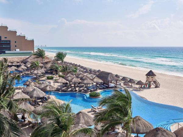 JW Marriott Cancun Resort & Spa : photo 6 de la chambre chambre lit king-size de luxe avec balcon - vue sur océan