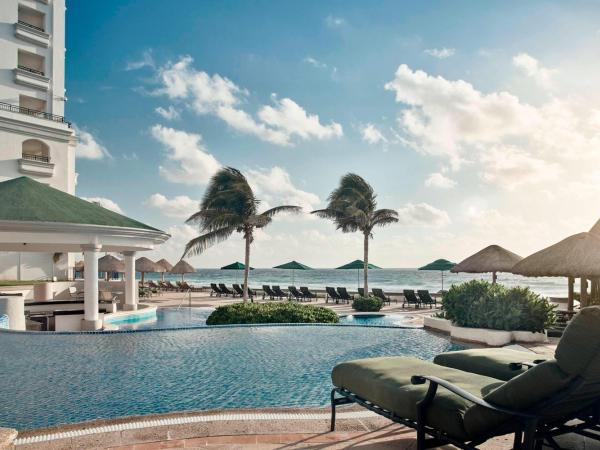 JW Marriott Cancun Resort & Spa : photo 5 de la chambre luxury junior king suite with sofa bed and balcony