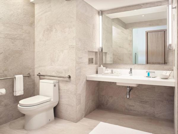 JW Marriott Cancun Resort & Spa : photo 9 de la chambre chambre lit king-size de luxe avec balcon - vue sur océan