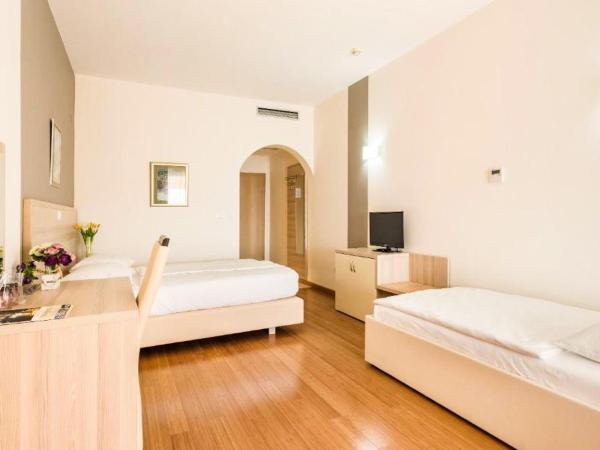 Hotel Villa MiraMar : photo 5 de la chambre chambre triple - vue sur mer