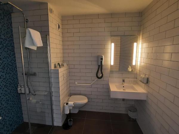 Holiday Inn Calais-Centre, an IHG Hotel : photo 5 de la chambre chambre lit queen-size standard - accessible aux personnes à mobilité réduite