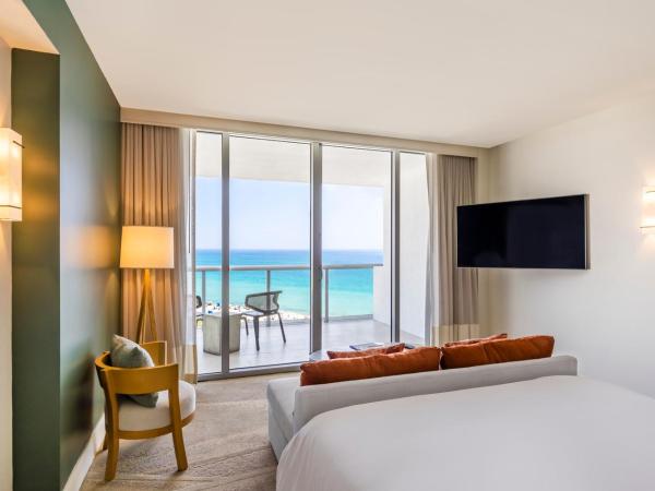 Eden Roc Miami Beach : photo 3 de la chambre suite junior lit king-size - côté océan