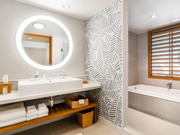 Eden Roc Miami Beach : photo 1 de la chambre suite junior lit king-size - côté océan